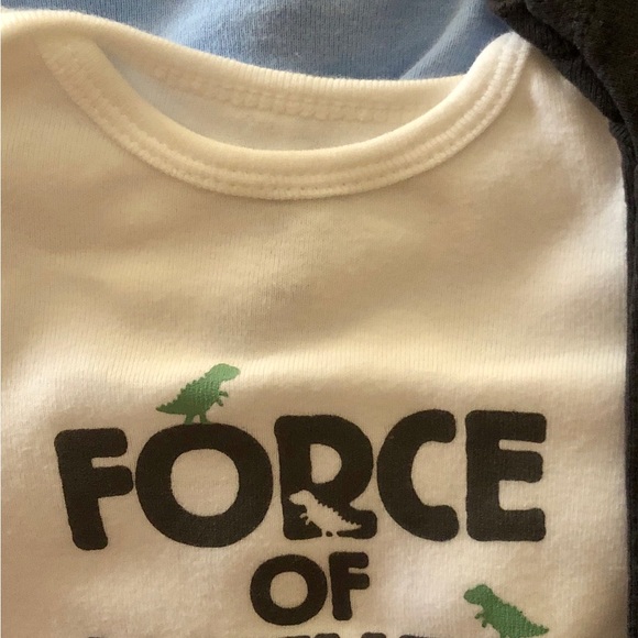 3 Bodysuits 1 Long Sleeve/ 2 Shirt Sleeve 12 Mo - Picture 4 of 6